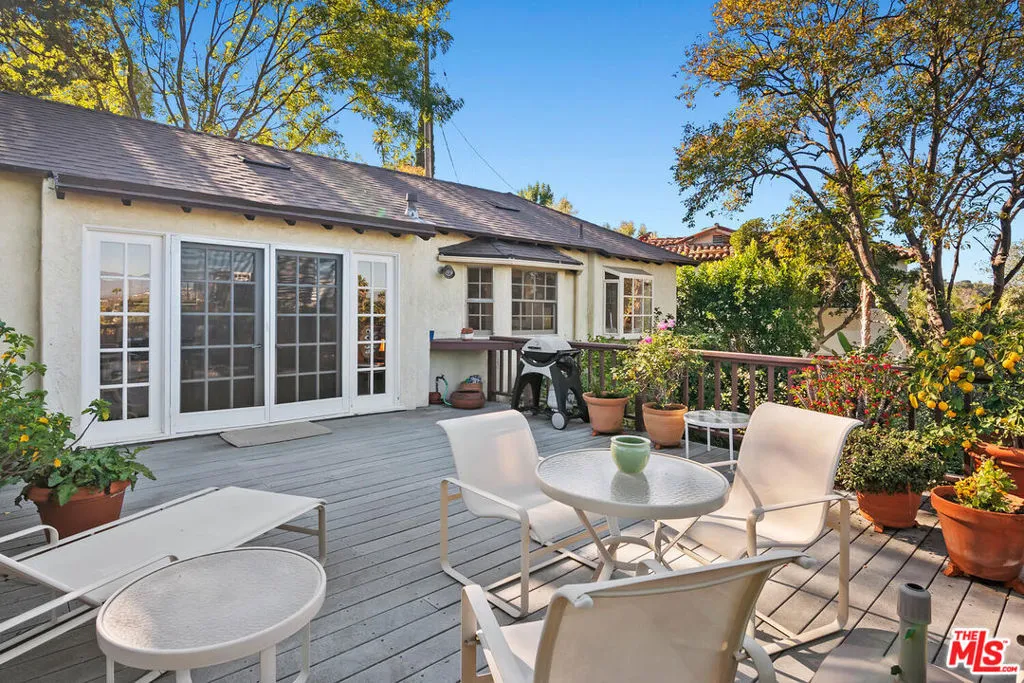 15213 Del Gado Drive, Sherman Oaks, California 91403 home-pic-55